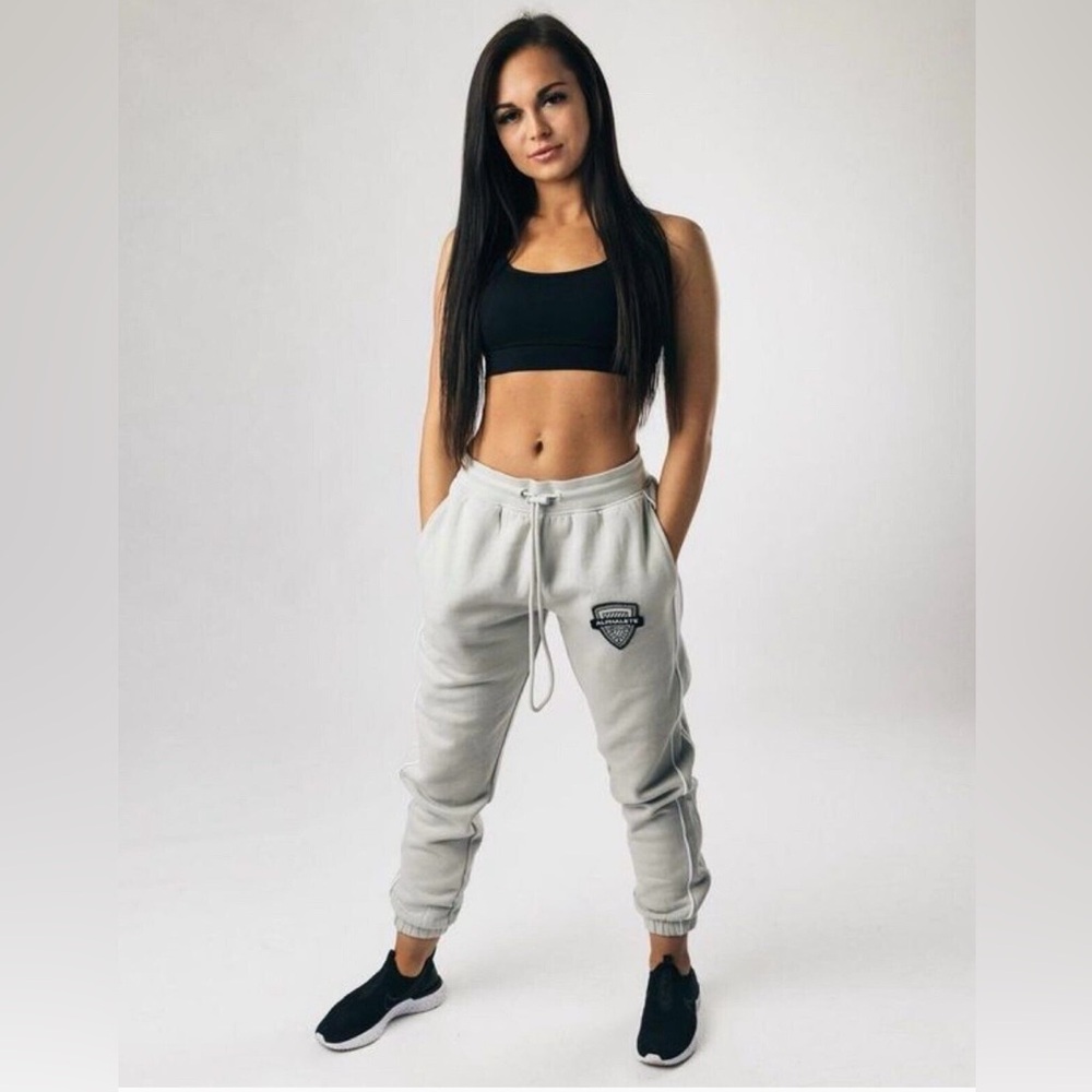 Alphalete Athletics Men's Varsity Joggers Sweatpants sparrow size unisex small